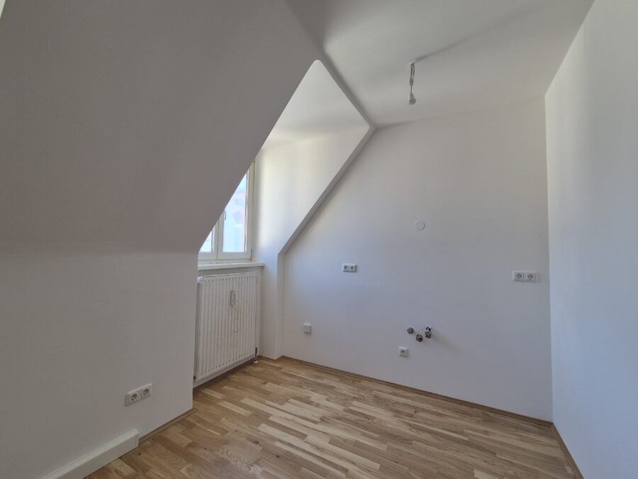 Generalsanierte 3-Raum-Wohnung mit großer Küche im 3. Stock **kein Lift** in ruhiger Lage - Küche 20250319