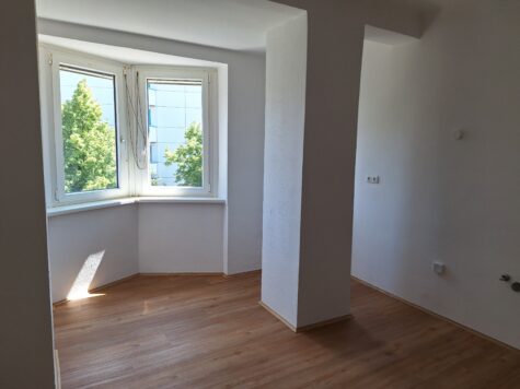 Ideale Singlewohnung in unmittelbarer Nähe des Südbahnhofmarktes im 3 Stock **Lift vorhanden**, 4020 Linz, Wohnung