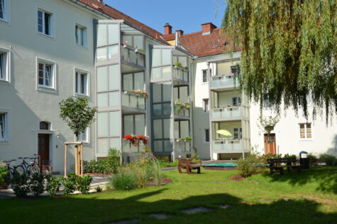 Schöne ruhig gelegene 3-Raum-Wohnung mit Loggia im 1. Stock – kein Lift **gut mit öffentlichen Verkehrsmitteln erreichbar**, 4040 Linz, Wohnung