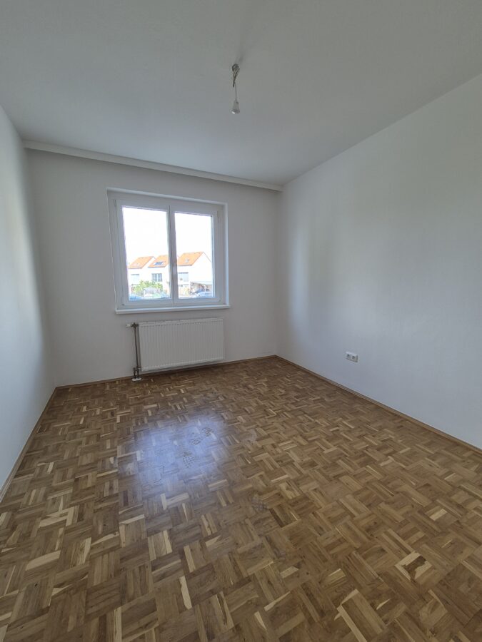 Perfekt aufgeteilte 3-Raum-Wohnung mit Loggia im 1. Stock **Lift vorhanden** - 20250730_SChlafzimmer