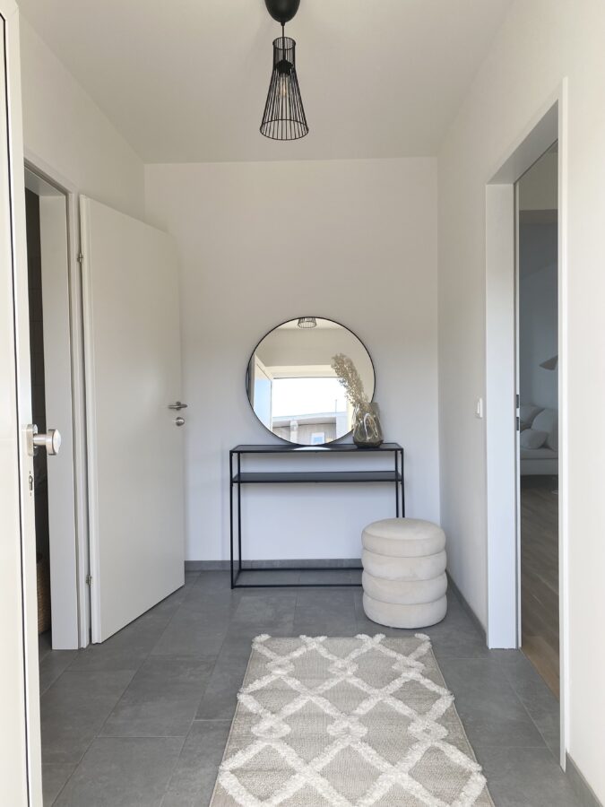Klassische 2-Raum-Neubauwohnung mit Loggia im 1. Stock mit Lift - barrierefrei erreichbar - VZ1