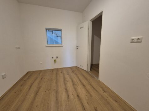 Entzückende 2-Raum-Wohnung im 2. Stock mit großer Loggia und Tiefgaragenabstellplatz, 4030 Linz, Wohnung