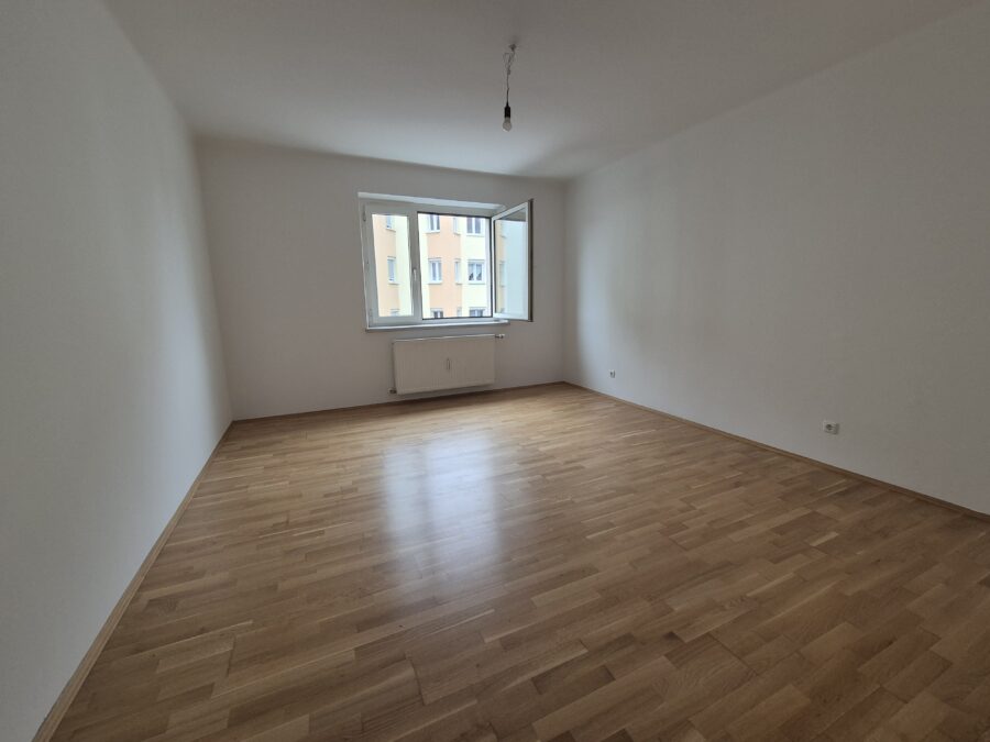 Perfekt aufgeteilte 3-Raum-Wohnung im 1 Stock **Lift vorhanden** - 20250923_Schlafzimmer