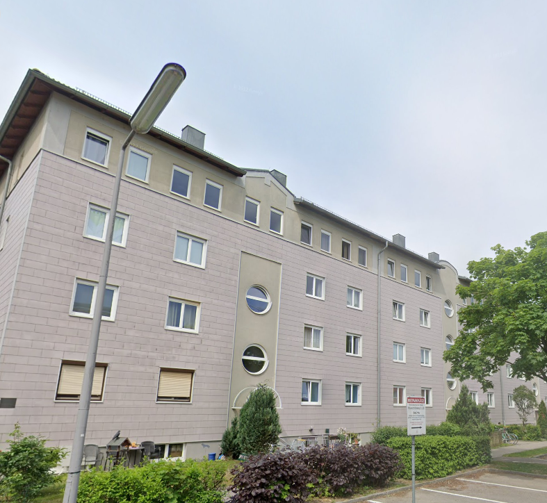 Perfekt aufgeteilte 3 -Raum - Wohnung (Wohnküche, Schlafzimmer, Kinderzimmer) im 1. Stock ** fix zugeordneter PKW Abstellpatz** - Hausansicht