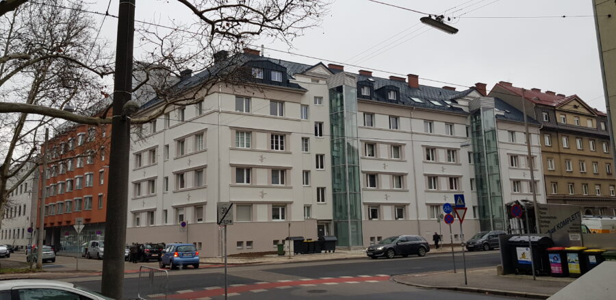 Zentral gelegene 2 Raumwohnung mit Lift im 1. Stock - Häuseransicht