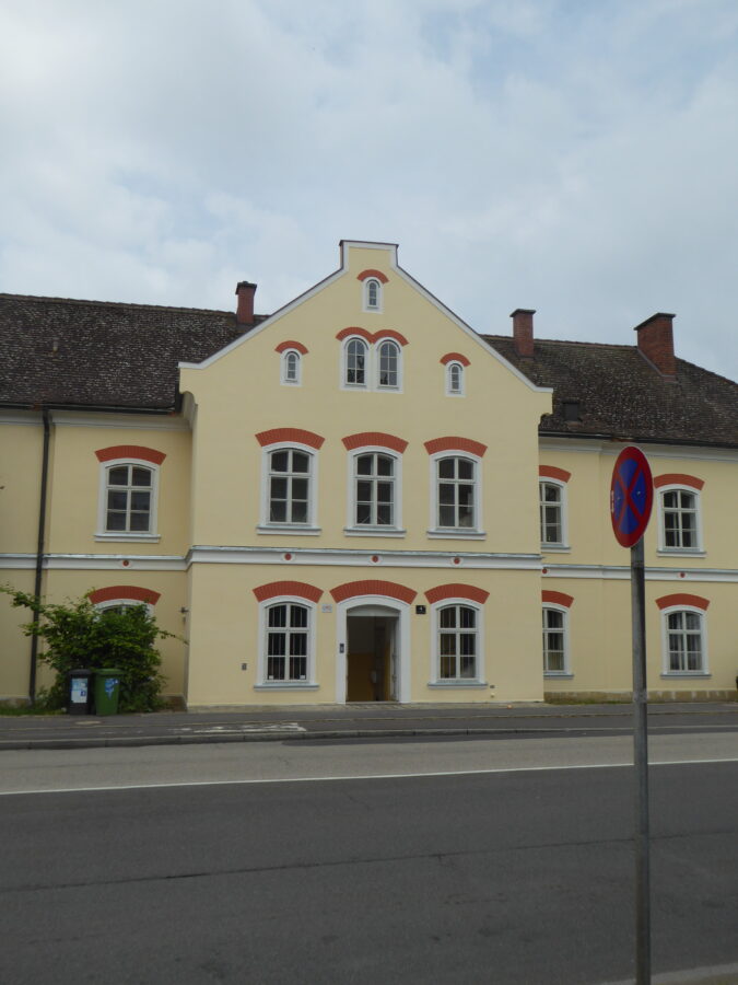 Idyllische 2-Raum-Wohnung mit Blick auf den Südbahnhofmarkt im 1ten Stock ohne Lift - P1060165