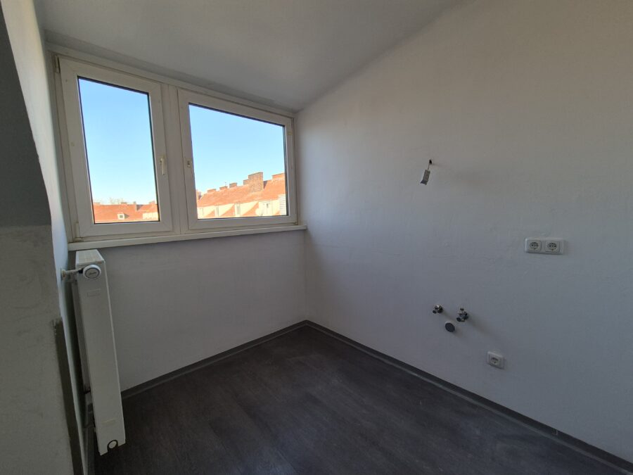 3-Raum-Wohnung im obersten Stock mit Lift in ruhiger Siedlungslage - 20260119_Küche