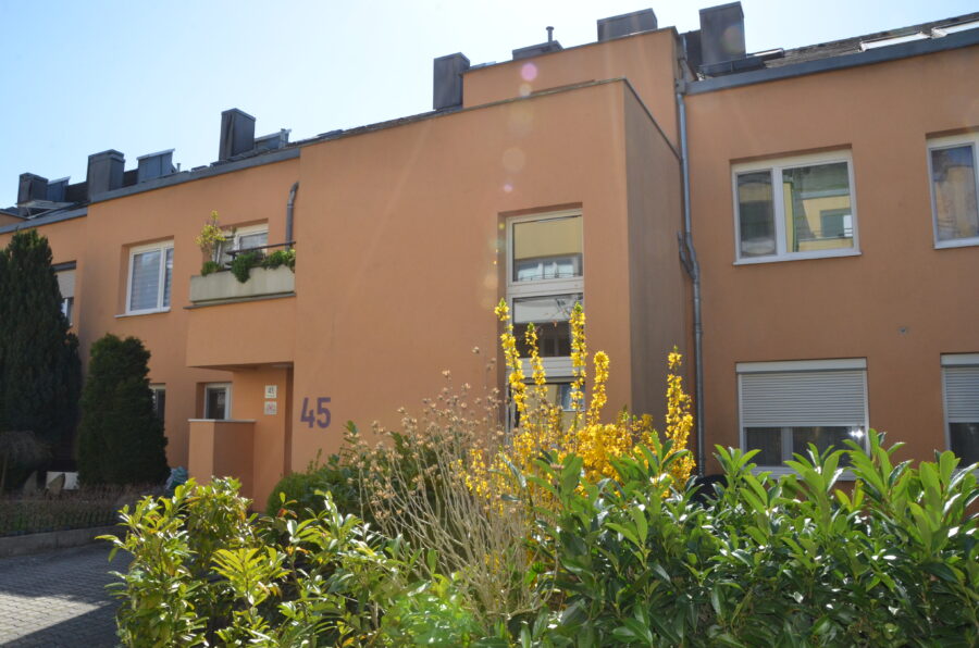 Ideal aufgeteilte 3-Zimmer-Wohnung mit großzügigem Balkon im 2ten Stock mit Ausblick ins Grüne, Bad mit Badfenster und WC getrennt **kein Lift** - DSC_4182