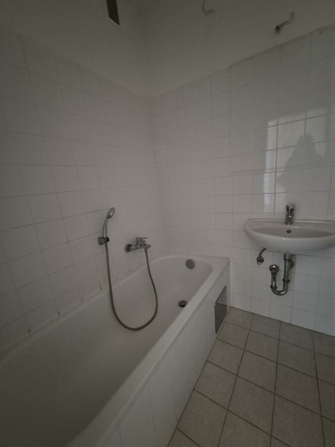 Ruhig gelegene 2-Raum-Wohnung im 1. Stock **Lift** - 20260119_Bad