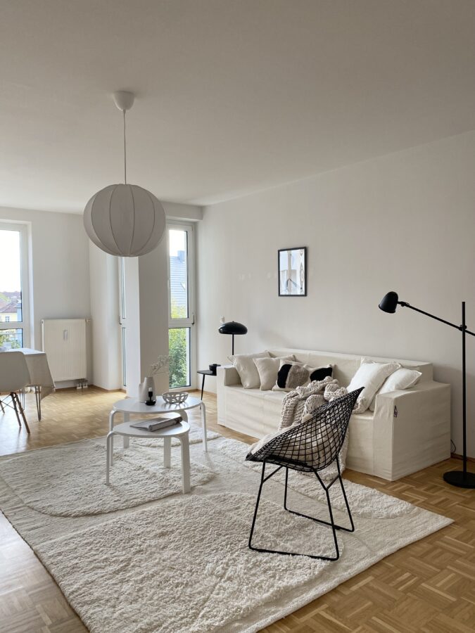 Schöne Singlewohnung mit extra Küche, großes Wohn-Schlafzimmer sowie fix zugeordneter PKW-Abstellplatz - WZ2