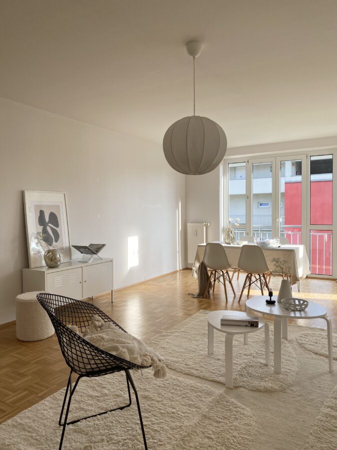 Schöne Singlewohnung mit extra Küche, großes Wohn-Schlafzimmer sowie fix zugeordneter PKW-Abstellplatz - WZ6