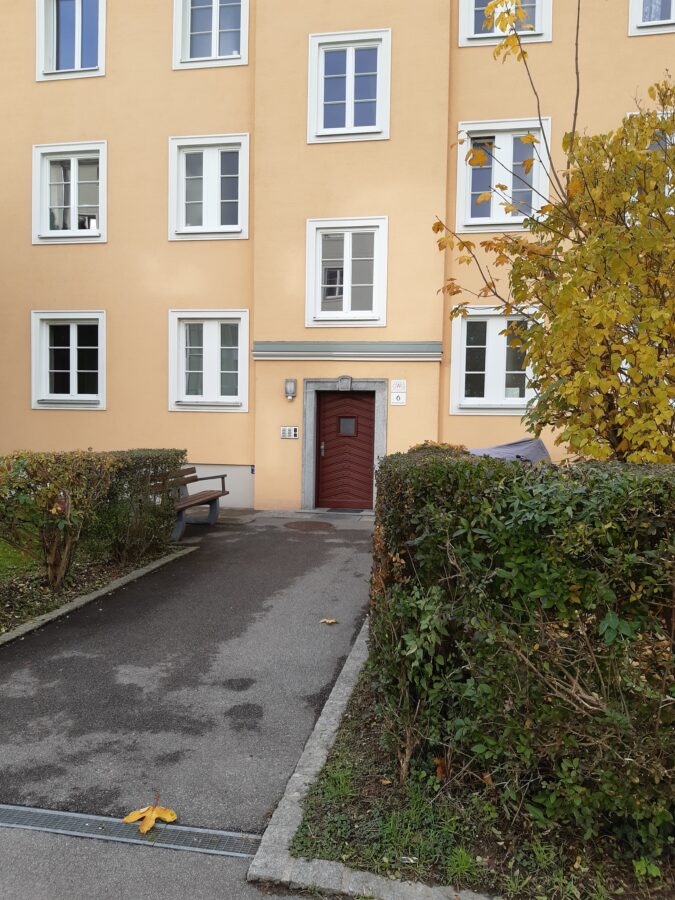 Ideale Starterwohnung mit Loggia mit Blick ins Grüne im 1. Stock **kein Lift** - 20211103_134014