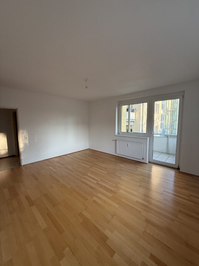 Wohnung mit 2 Kinderzimmer in ruhiger Lage im 2. Stock **Lift** - Wohnzimmer_2