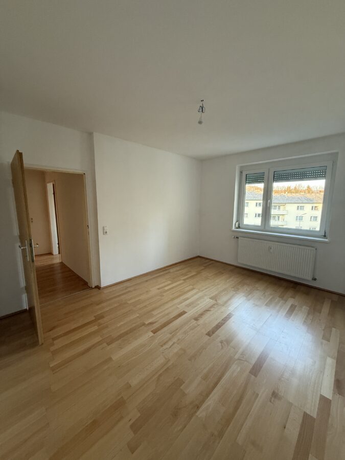 Wohnung mit 2 Kinderzimmer in ruhiger Lage im 2. Stock **Lift** - Schlafzimmer