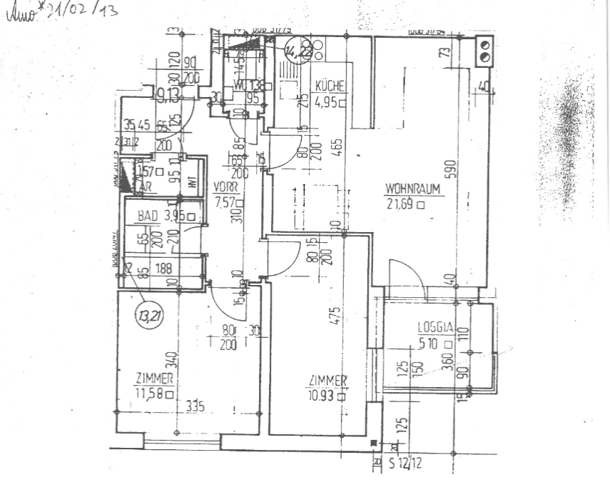 Ruhig gelegene Wohnung mit großer Wohnküche und 2 Zimmer sowie Balkon/Loggia und fix zugeordnetem PKW Abstellplatz - Clipboard Image