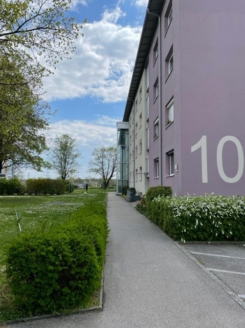 2 Raum-Wohnung mit Loggia in ruhiger Lage im 1. Stock **Lift** - Außenansicht