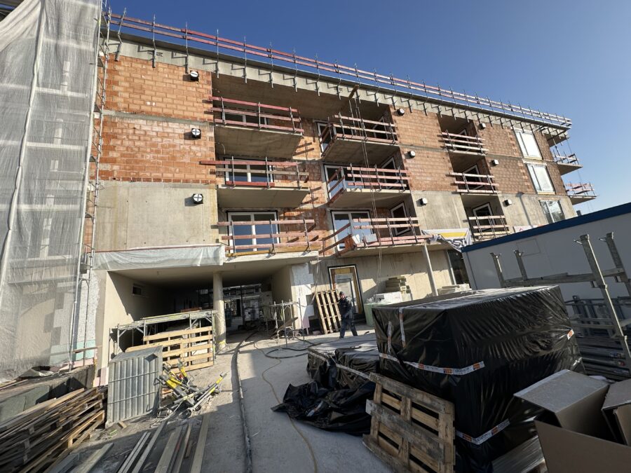 Exclusive Mietwohnung im Stadtteil Ebelsberg **Erstbezug September 2026** 2-Raum-Wohnung im 1. Stock, Loggia/Balkon Tiefgaragenabstellplatz - Fassade_Draussen_2