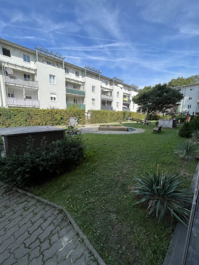 Schöne Singlewohnung mit extra Küche, großes Wohn-Schlafzimmer sowie fix zugeordneter PKW-Abstellplatz - IMG_2048