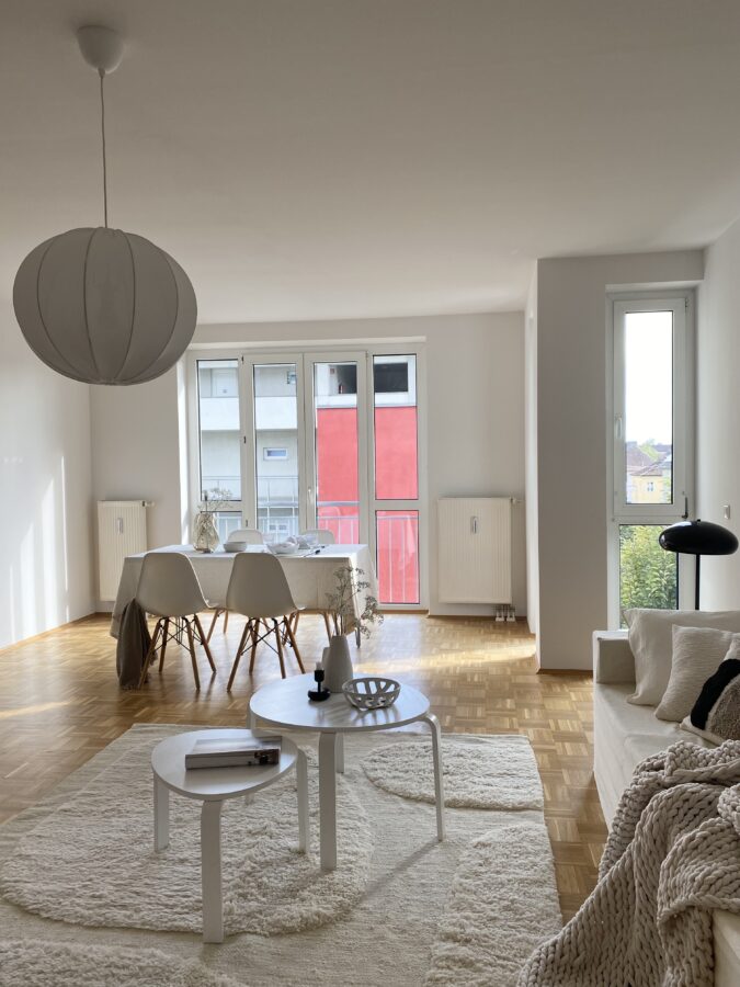 Schöne Singlewohnung mit extra Küche, großes Wohn-Schlafzimmer sowie fix zugeordneter PKW-Abstellplatz - WZ4