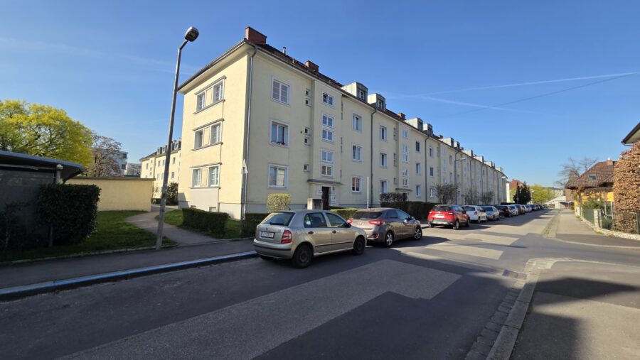 Neu sanierte 2-Raum-Wohnung mit extra Küche im 2. Stock ohne Lift - 20260407_092220