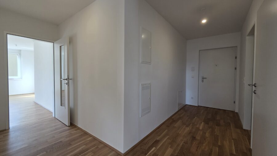 Barrierefrei erreichbare 3-Zimmer-Neubauwohnung mit Loggia im 1ten Stock mit Lift und fix zugeordnetem Tiefgaragenabstellplatz *Übergabetermin 22.05.2024* - 20260407_095624