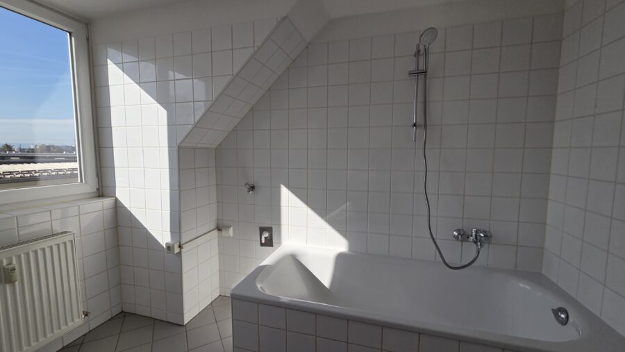 Sanierte 2-Raum-Wohnung im 3. Stock - 20260407_094439