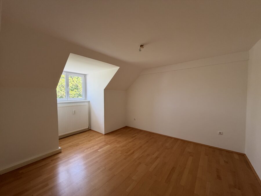 Gut geschnittene 2-Zimmer-Wohnung mit separater Küche & Kellerabteil - IMG_0005