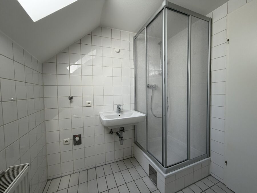 Gut geschnittene 2-Zimmer-Wohnung mit separater Küche & Kellerabteil - IMG_0007