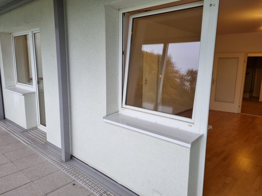 3 Raum Wohnung mit großer Loggia im 4ten Stock, Badezimmer und WC sind getrennt untergebracht. - Wank78_Loggia