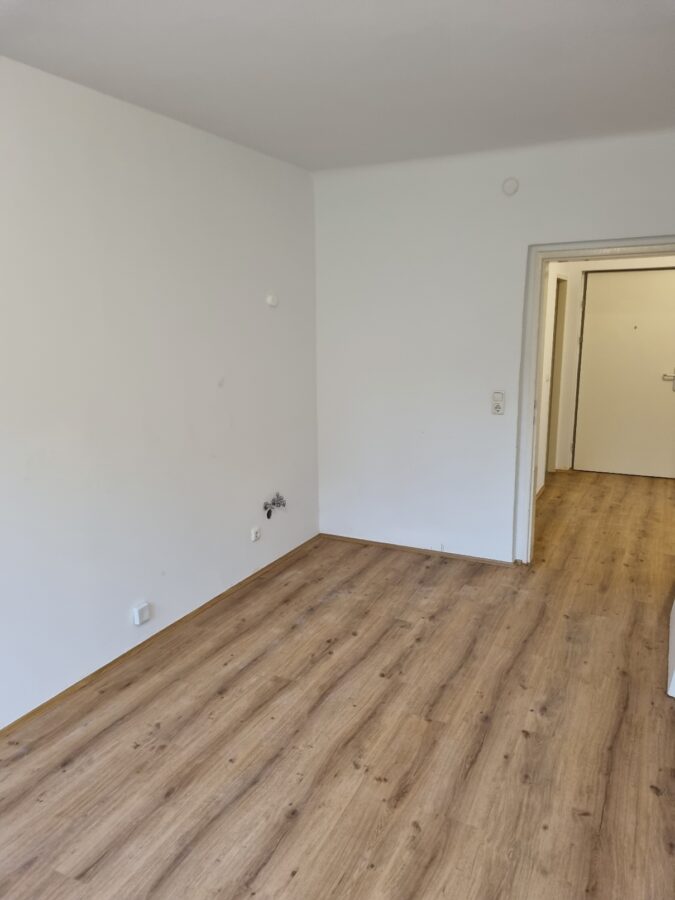 3 Raum Wohnung mit großer Loggia im 4ten Stock, Badezimmer und WC sind getrennt untergebracht. - Wank78_Küche2