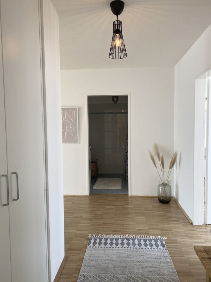 Viel Raum für Ihre Gestaltungsideen - großzügige 3-Raum-Wohnung in Pichling - VZ1