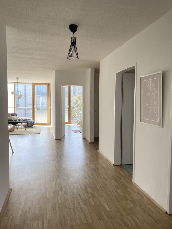 Viel Raum für Ihre Gestaltungsideen - großzügige 3-Raum-Wohnung in Pichling - VZ2