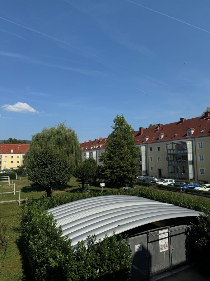 Sanierte 2-Zimmer-Wohnung mit praktischer Raumaufteilung *Urfahr* - Innenhof