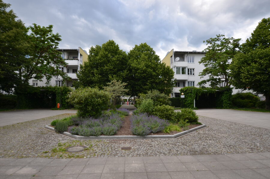 1-Zimmer Singlewohnung in Auwiesen - Innenhof