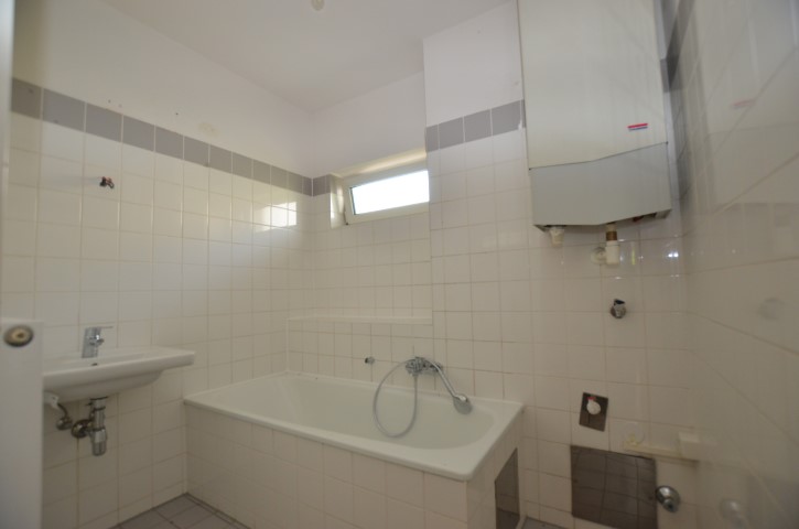 3-Raum-Wohnung mit Loggia und PKW-Abstellplatz *nur mit GWG Anmeldung* - Bad