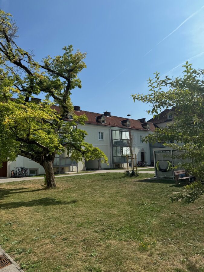 2-Zimmer-Wohnung mit großzügigem Schlafzimmer - Innenhof