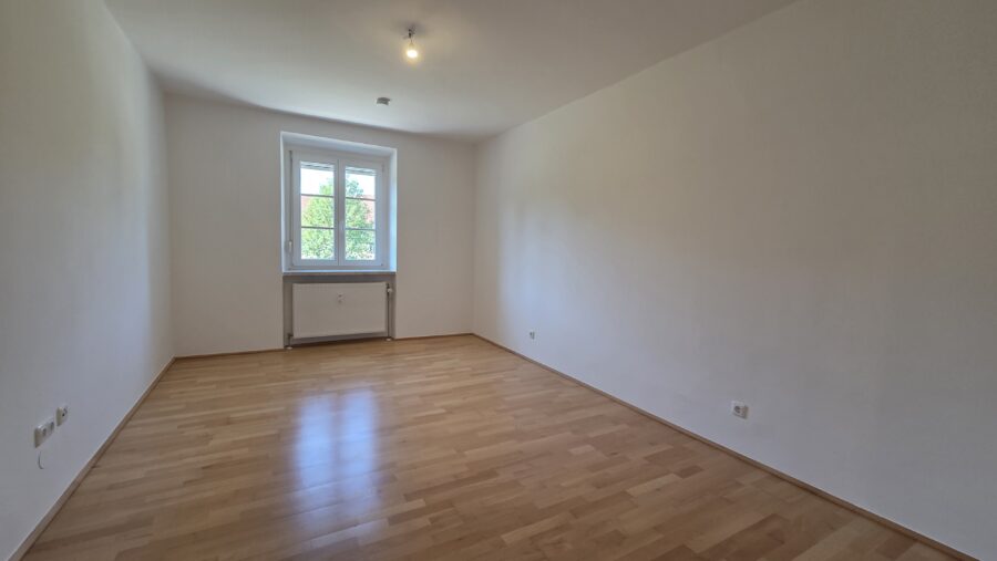 Gut geschnittene 2-Zimmer-Wohnung mit separater Küche *Linz/Urfahr* - 20260626_084556