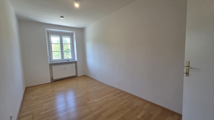 Gut geschnittene 2-Zimmer-Wohnung mit separater Küche *Linz/Urfahr* - 20260626_084747