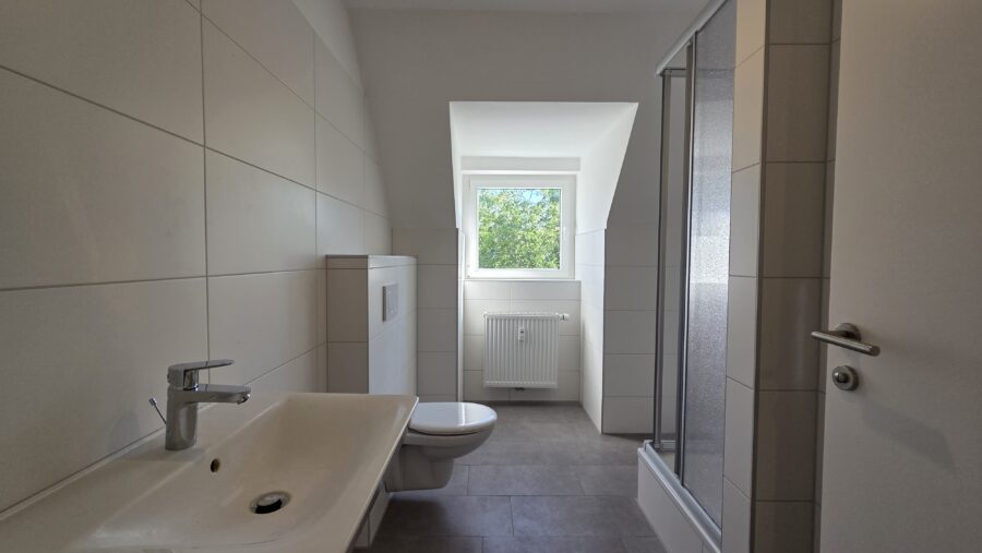 Kompakte 1-Zimmer-Wohnung mit Wohnküche & Badfenster - 20260626_090456