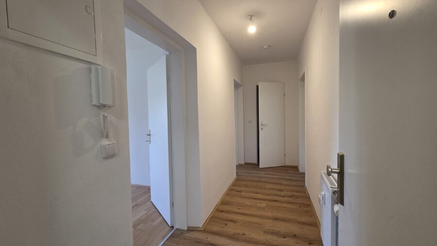 Gut geschnittene 2-Zimmer-Wohnung mit separater Küche *Linz/Urfahr* - 20260626_084510
