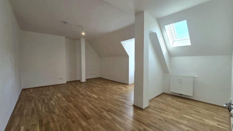 Kompakte 1-Zimmer-Wohnung mit Wohnküche & Badfenster - 20260626_090359