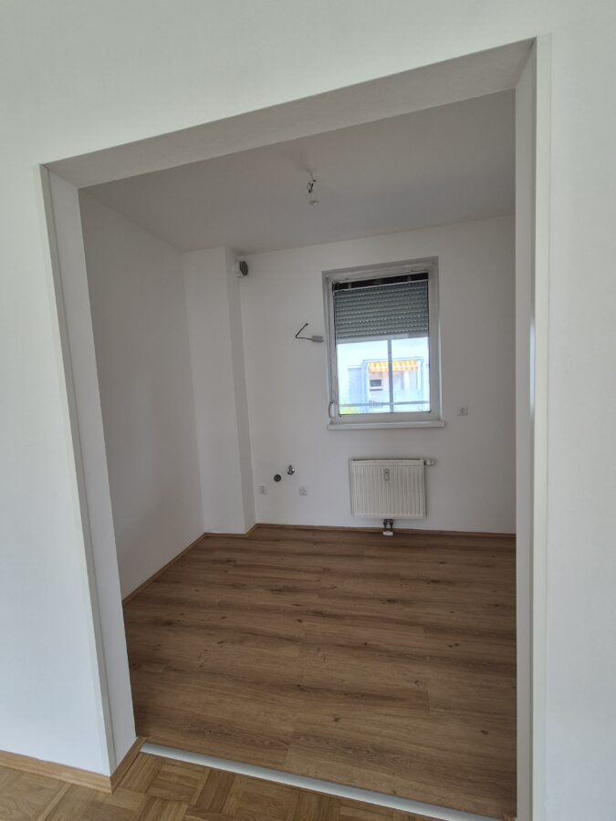 2-Zimmer-Wohnung mit separater Küche & Loggia - 20260703_Küche