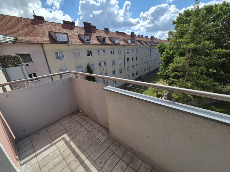 Gemütliche 2-Zimmer-Wohnung mit Balkon - 20260703_Balkon