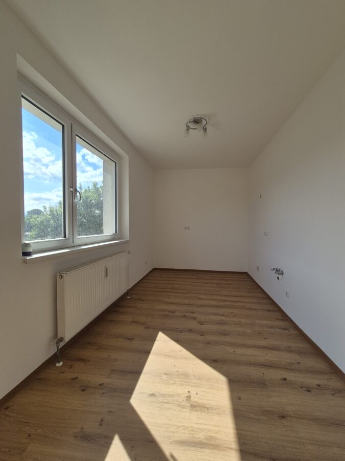 3-Zimmer-Wohnung mit Loggia & Kellerabteil - 20260703_Küche