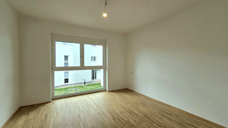 Viel Platz zum Wohlfühlen – helle 3 Zimmer Wohnung mit Loggia/Balkon - GWG_Sattledt_Top_A7_Zimmer2