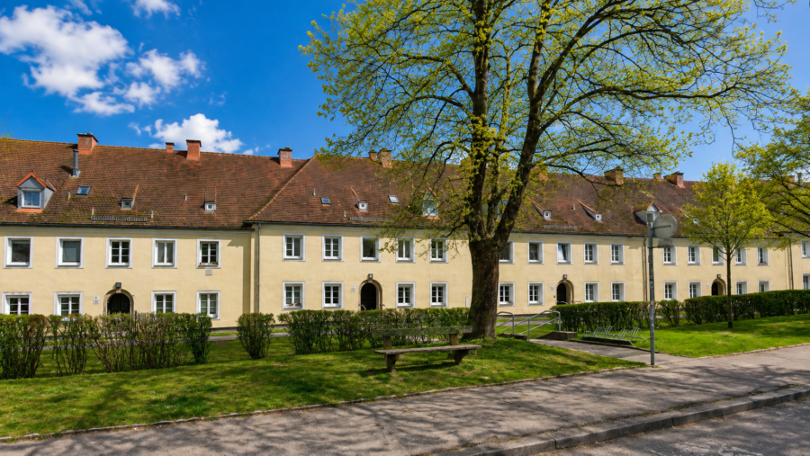 Ruhige 2 Zimmer Mansardenwohnung im 2ten Stock ohne Lift. - Aussenansicht
