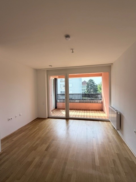 Altersgerechtes Wohnen in Linz-Spallerhof – 70 m² mit Loggia - Wohnzimmer