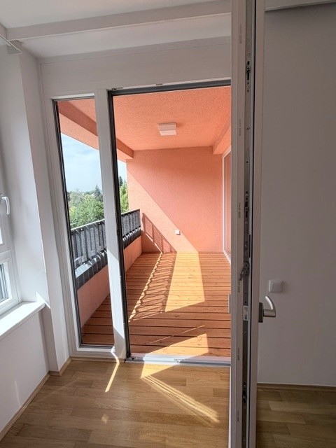Altersgerechtes Wohnen in Linz-Spallerhof – 70 m² mit Loggia - Loggia vom Schlafzimmer 2