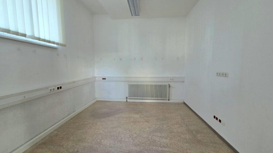 Vielseitige Gewerbefläche in Linz-Kleinmünchen – ideal für Studio, Praxis oder Schulung - 20260812_082252