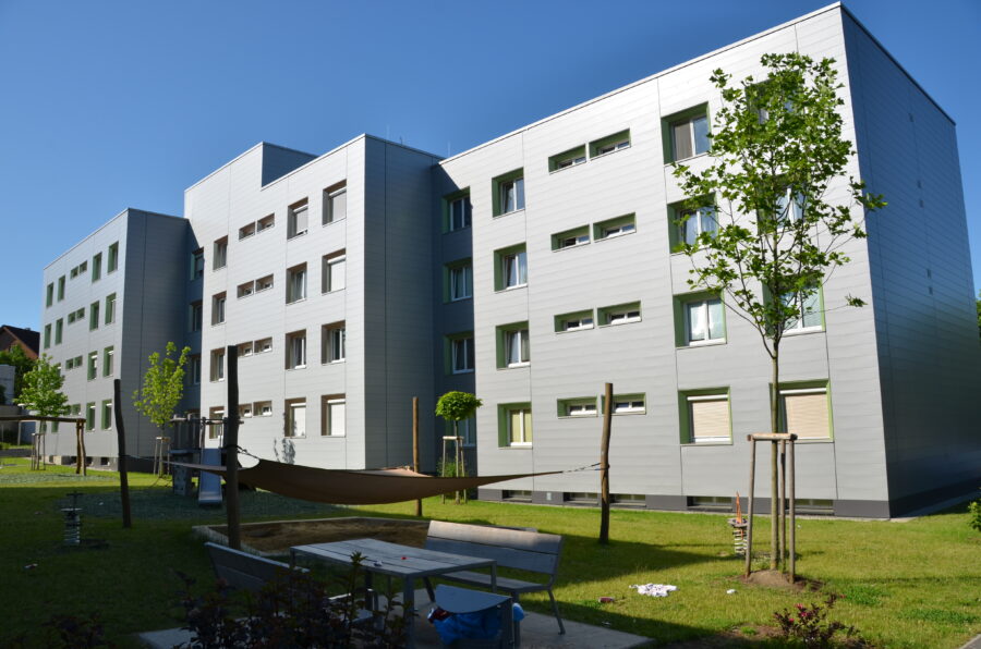 Kompakte 2-Zimmer-Wohnung mit Loggia - Häuseransicht